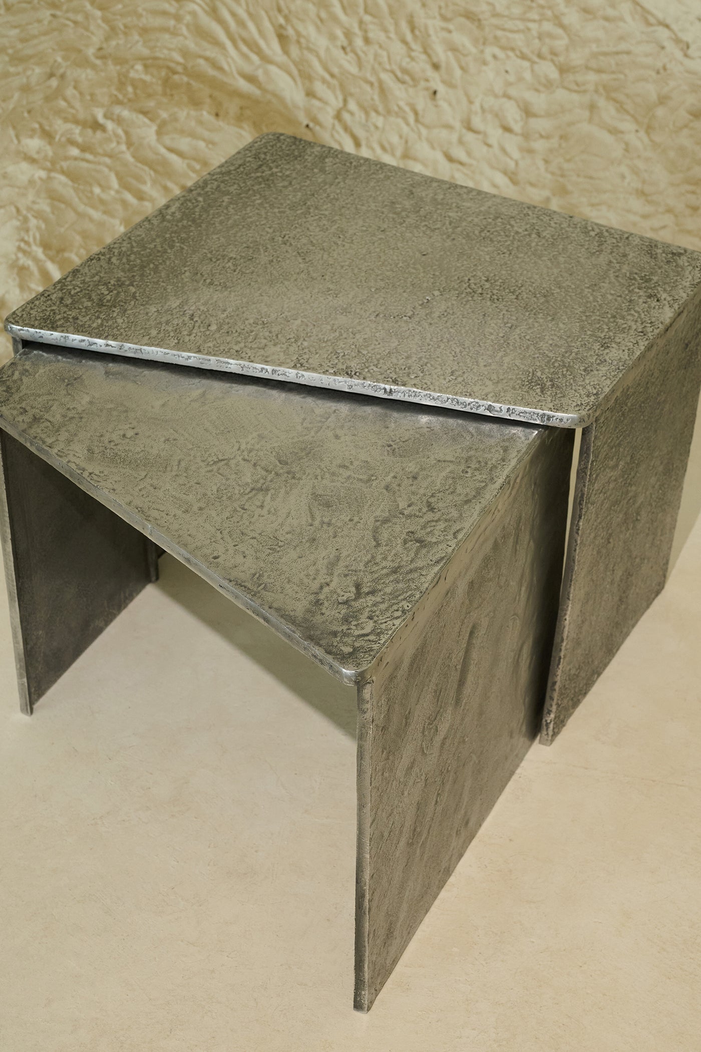 Ina
Coffee Table