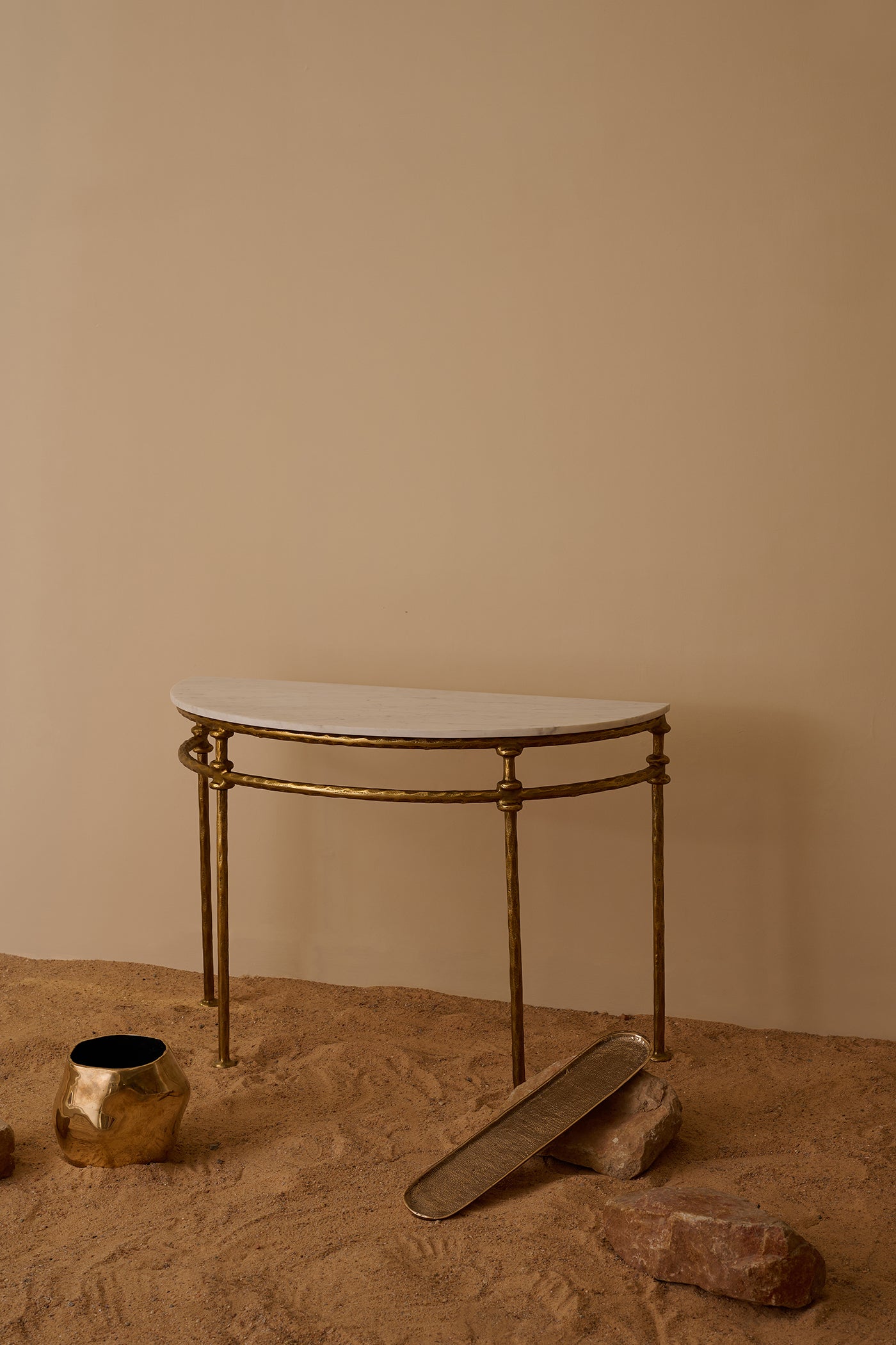 Jina
Console Table