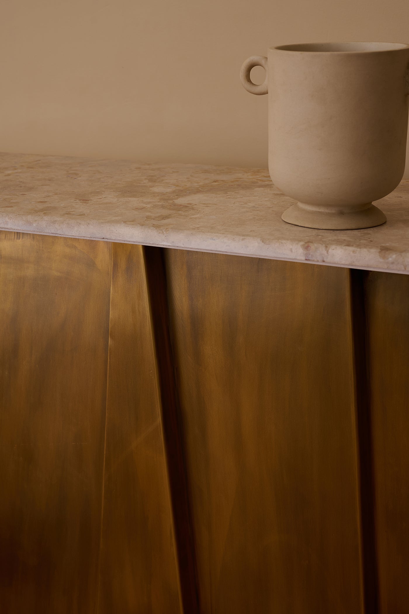 Dwar
Console Table
