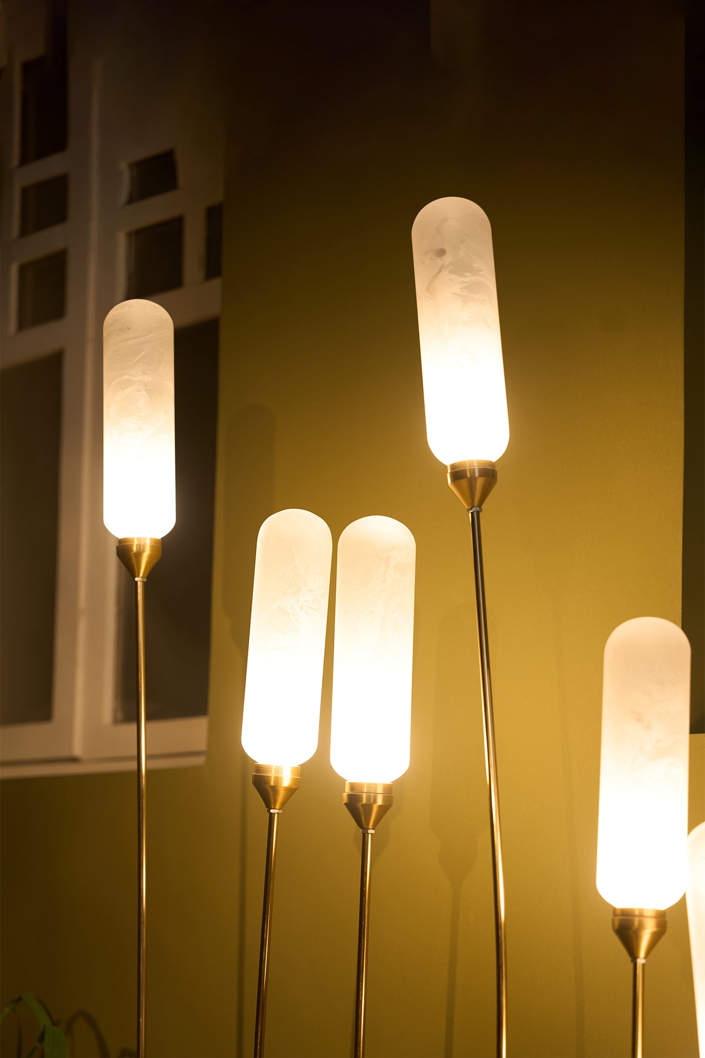 Kinara Outdoor
Floor Lamp
Gold and White