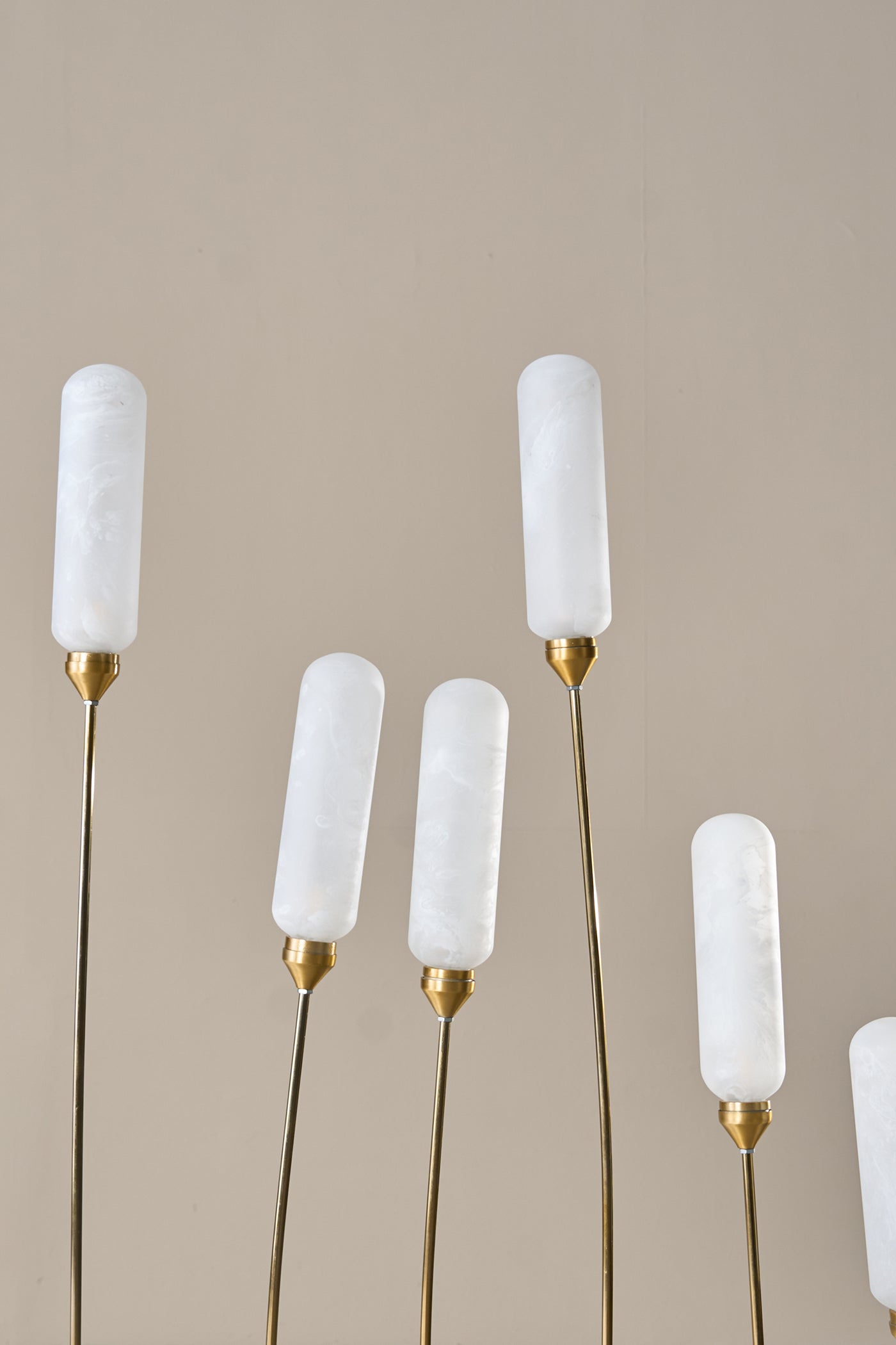 Kinara Outdoor
Floor Lamp
Gold and White
